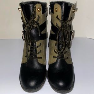 Size 6 combat boots